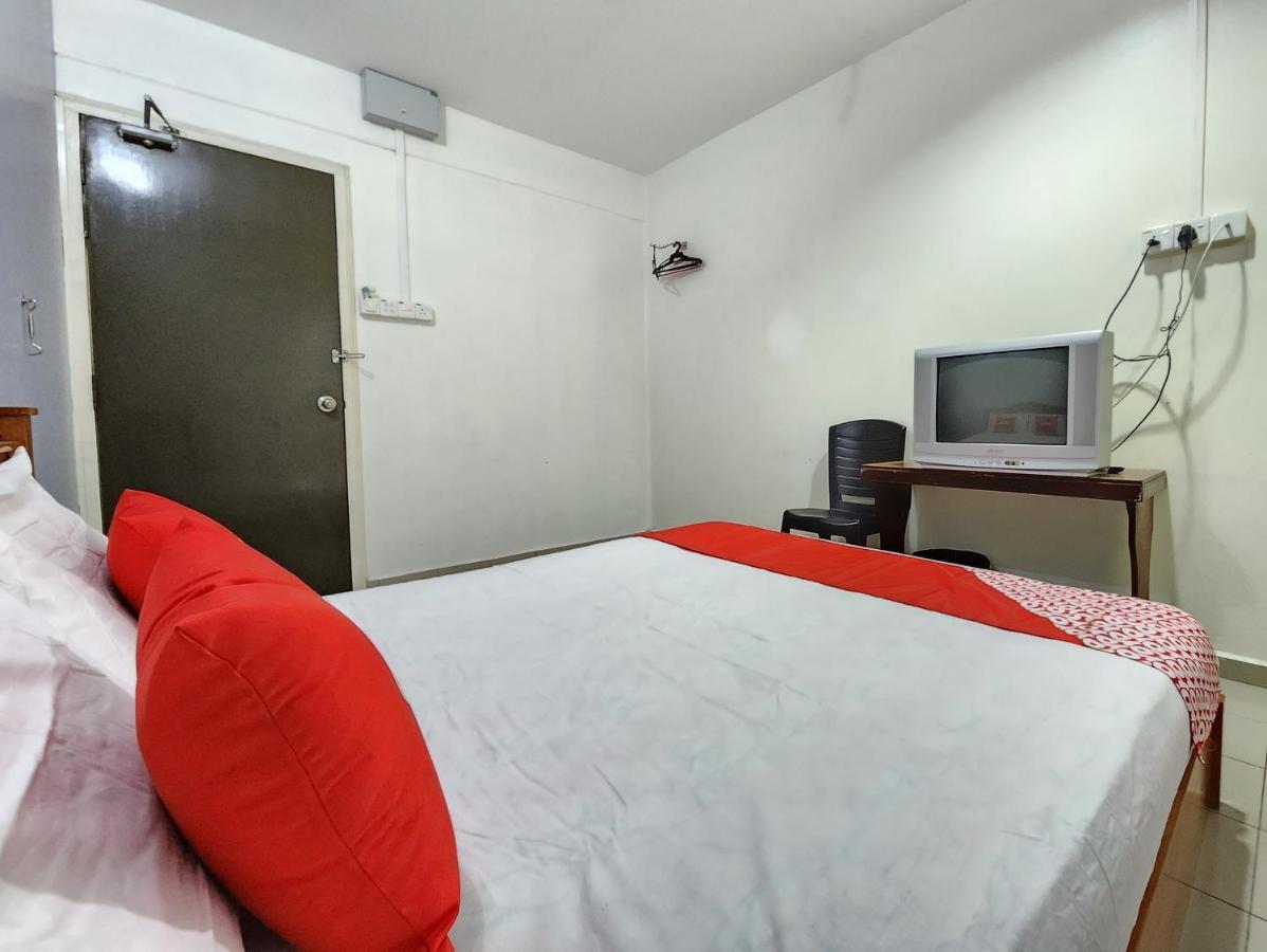 Oyo 90743 Hotel Ban Cheong Kangar Extérieur photo