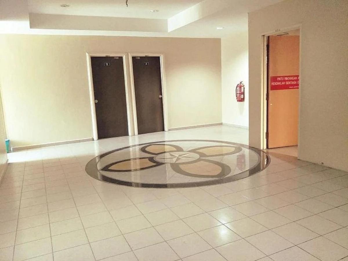 Oyo 90743 Hotel Ban Cheong Kangar Extérieur photo