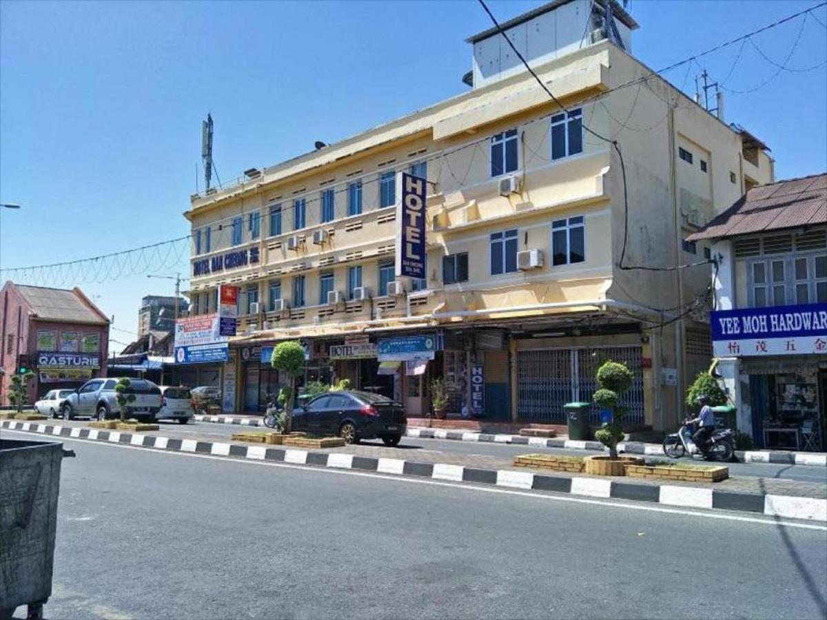 Oyo 90743 Hotel Ban Cheong Kangar Extérieur photo