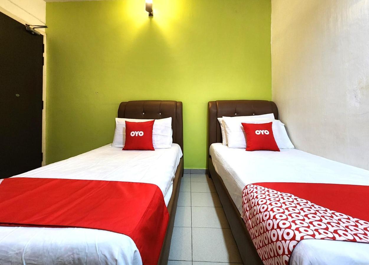 Oyo 90743 Hotel Ban Cheong Kangar Extérieur photo