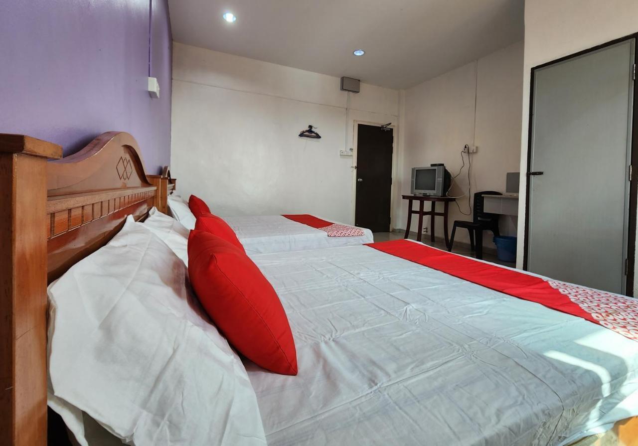 Oyo 90743 Hotel Ban Cheong Kangar Extérieur photo