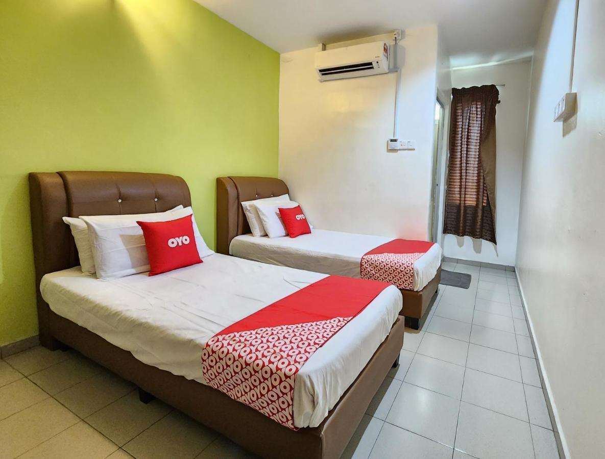 Oyo 90743 Hotel Ban Cheong Kangar Extérieur photo