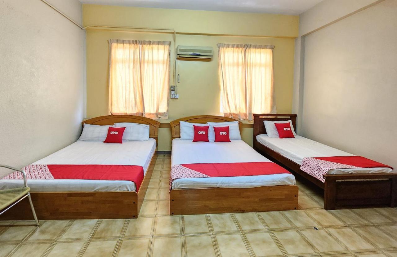 Oyo 90743 Hotel Ban Cheong Kangar Extérieur photo