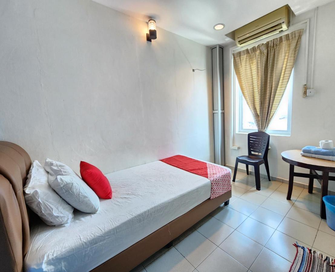 Oyo 90743 Hotel Ban Cheong Kangar Extérieur photo