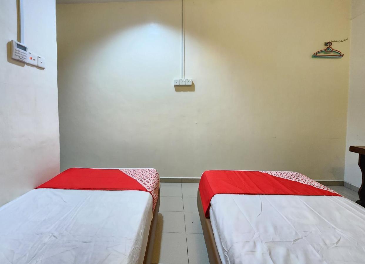 Oyo 90743 Hotel Ban Cheong Kangar Extérieur photo