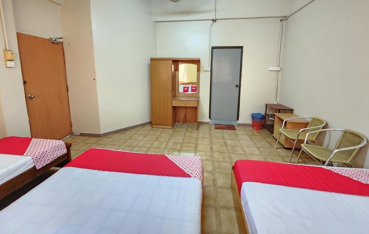 Oyo 90743 Hotel Ban Cheong Kangar Extérieur photo