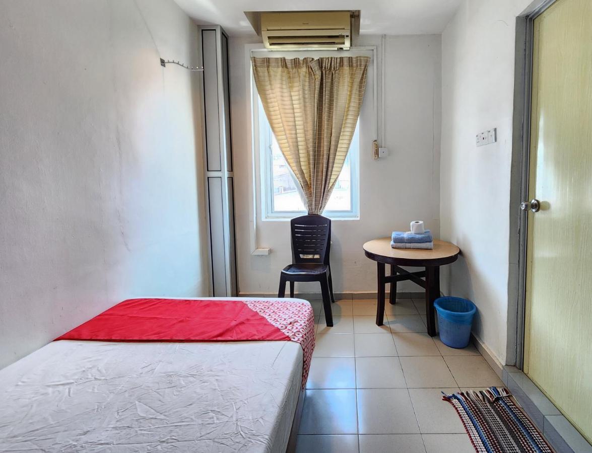 Oyo 90743 Hotel Ban Cheong Kangar Extérieur photo