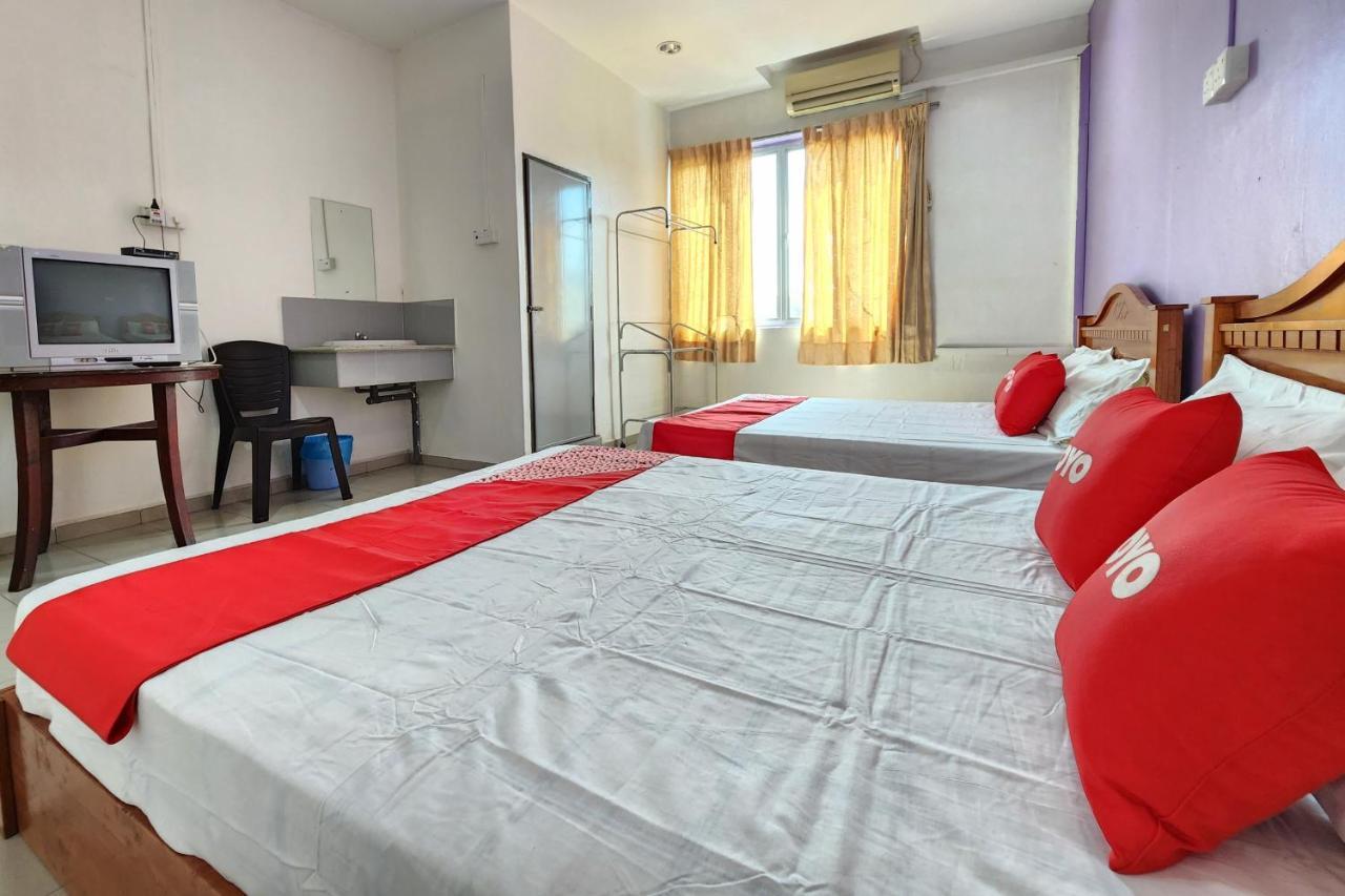 Oyo 90743 Hotel Ban Cheong Kangar Extérieur photo